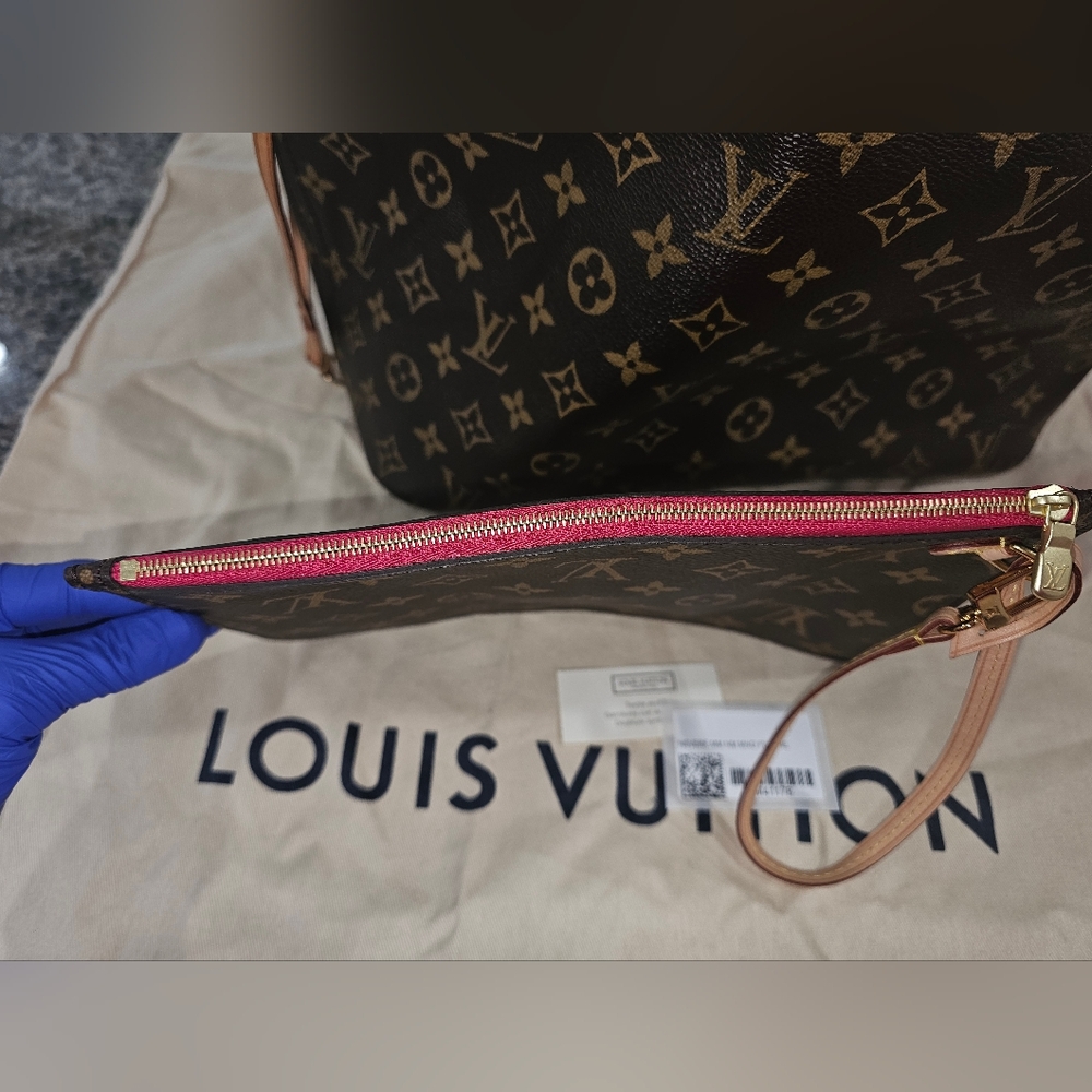 Louis Vuitton Pochette - Picture 3 of 8